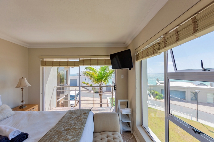 5 Bedroom Property for Sale in Waterfront Western Cape